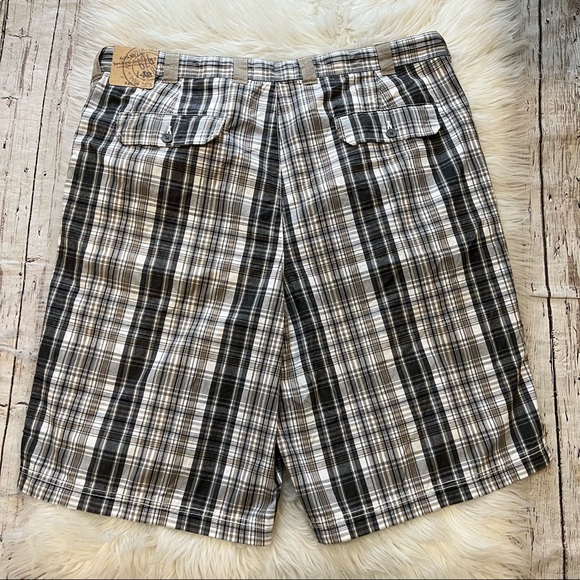 626 Blue NWT Navy, Khaki & White Plaid Broken-In Flat Front Shorts Size 42 - Picture 2 of 6